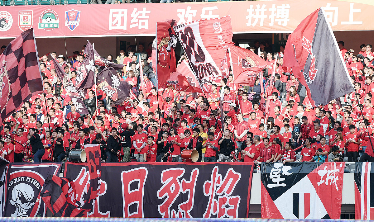 国家队紧握胜利关键，完成比赛壮举