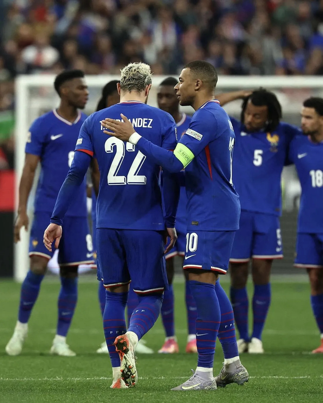 包含奥地利队在欧预赛中闷平匈牙利的词条