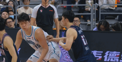 拼尽全力握住战胜宝剑，贵州男篮永不言败追梦前行的简单介绍