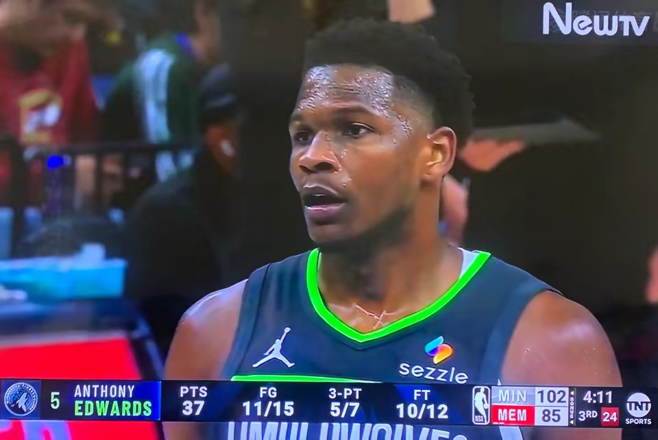 雄鹿主场大胜森林狼，季后赛席位坚如磐石